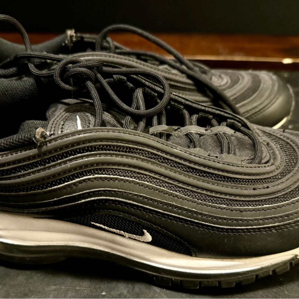 Size 10.5 womens Nike fits like a size 10.